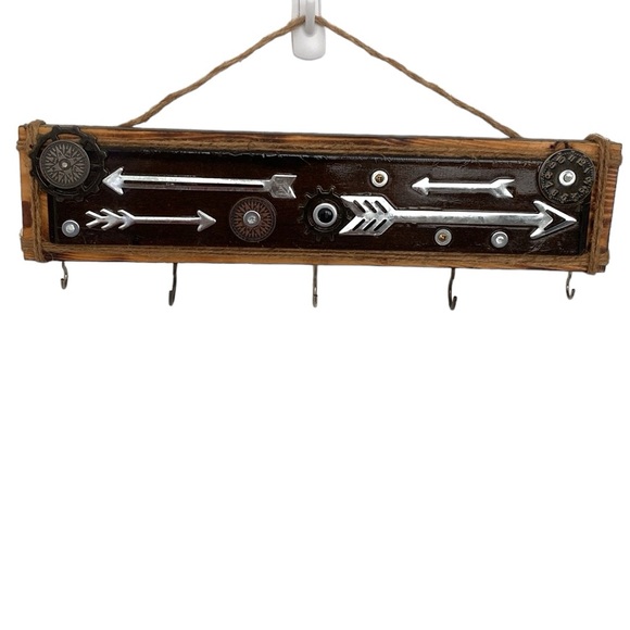 Teresa Kale Wooden Enamel Metal Time Compass Bow Wall Hanging Organizer Decor - Picture 2 of 8